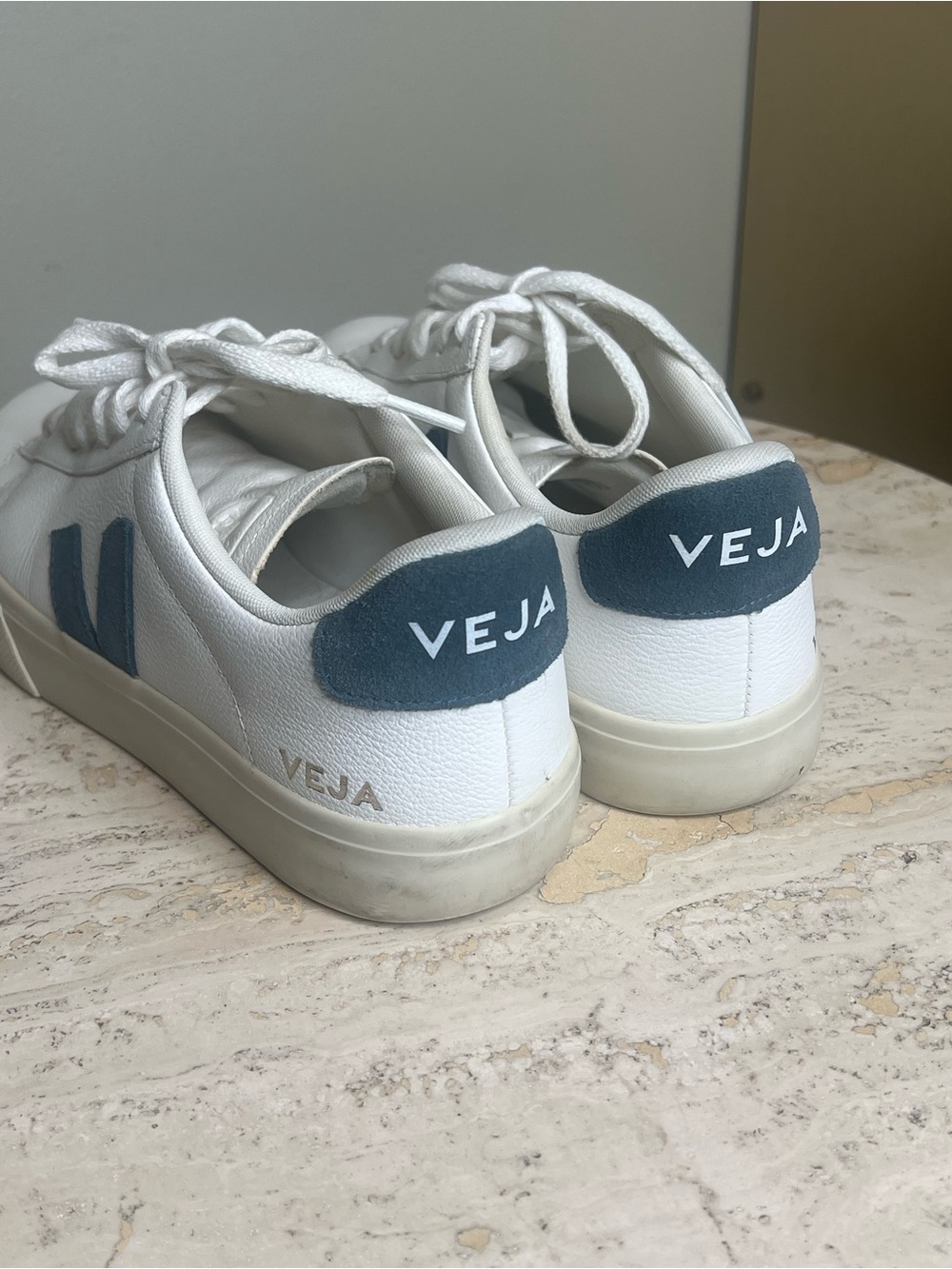 Veja Campo Sneakers Tennis Shoes Women's 40 or 9-9.5 EUC - Picture 2 of 7
